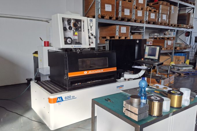 EDM Accutex AL-600SA